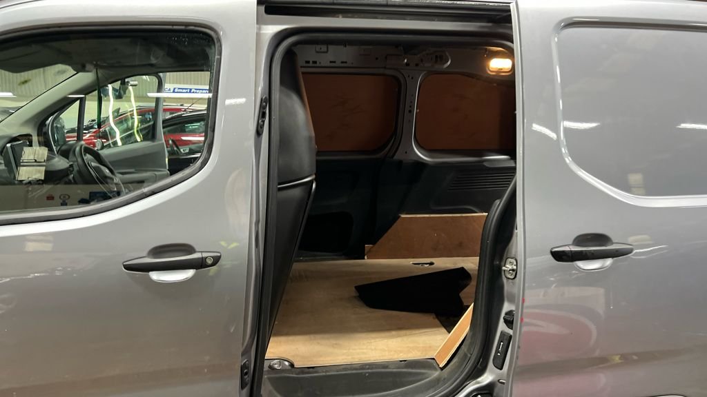 Used Peugeot e-Partner 2022 for sale - 76356507: Photo 9