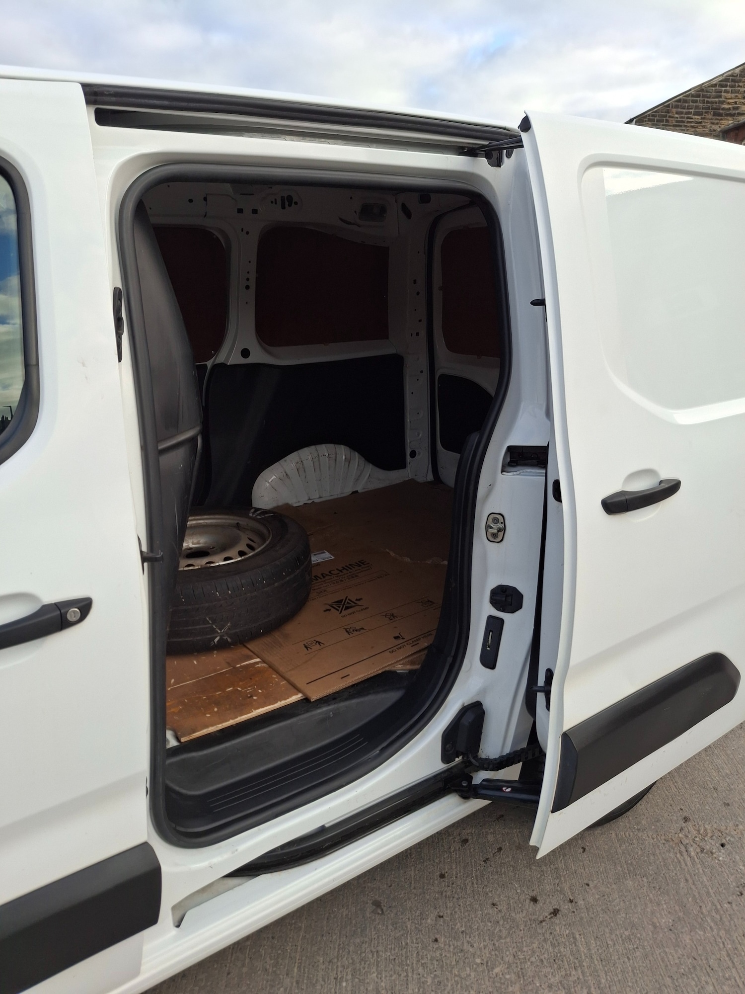 Used Peugeot Partner 2019 for sale - 76985134: Photo 10