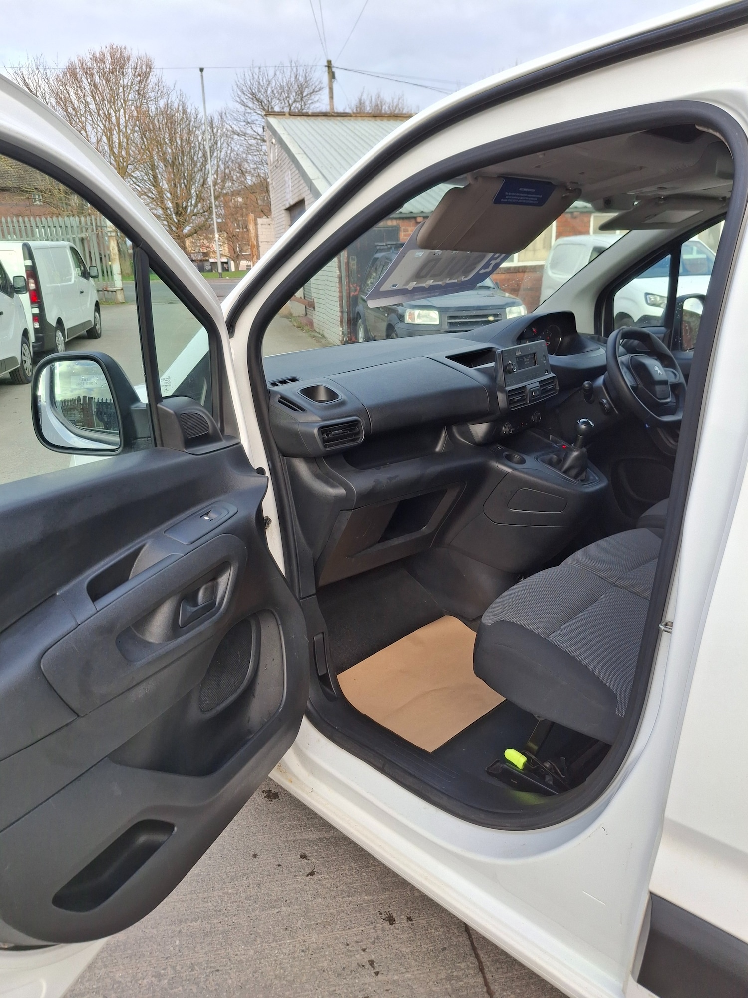 Used Peugeot Partner 2019 for sale - 76985134: Photo 11