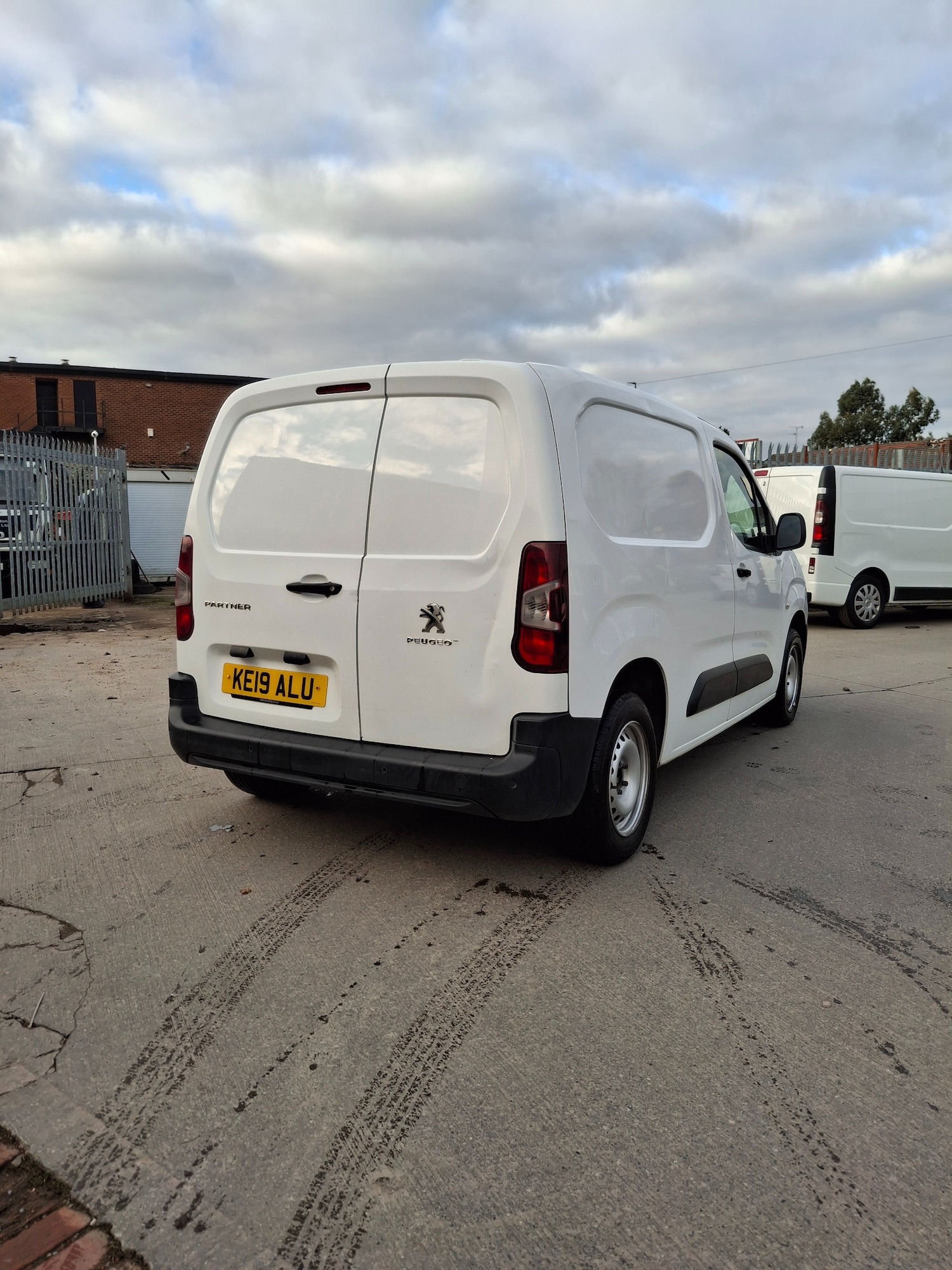 Used Peugeot Partner 2019 for sale - 76985134: Photo 7