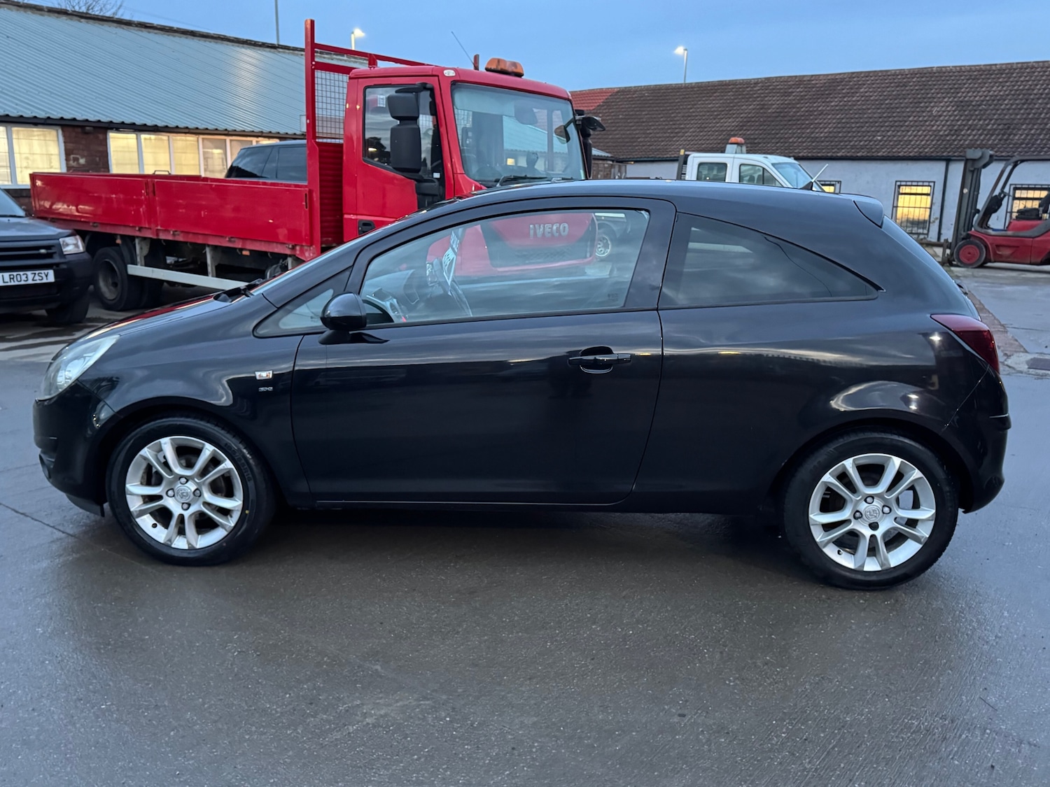 Used Vauxhall Corsa 2010 for sale - 76655828: Photo 4