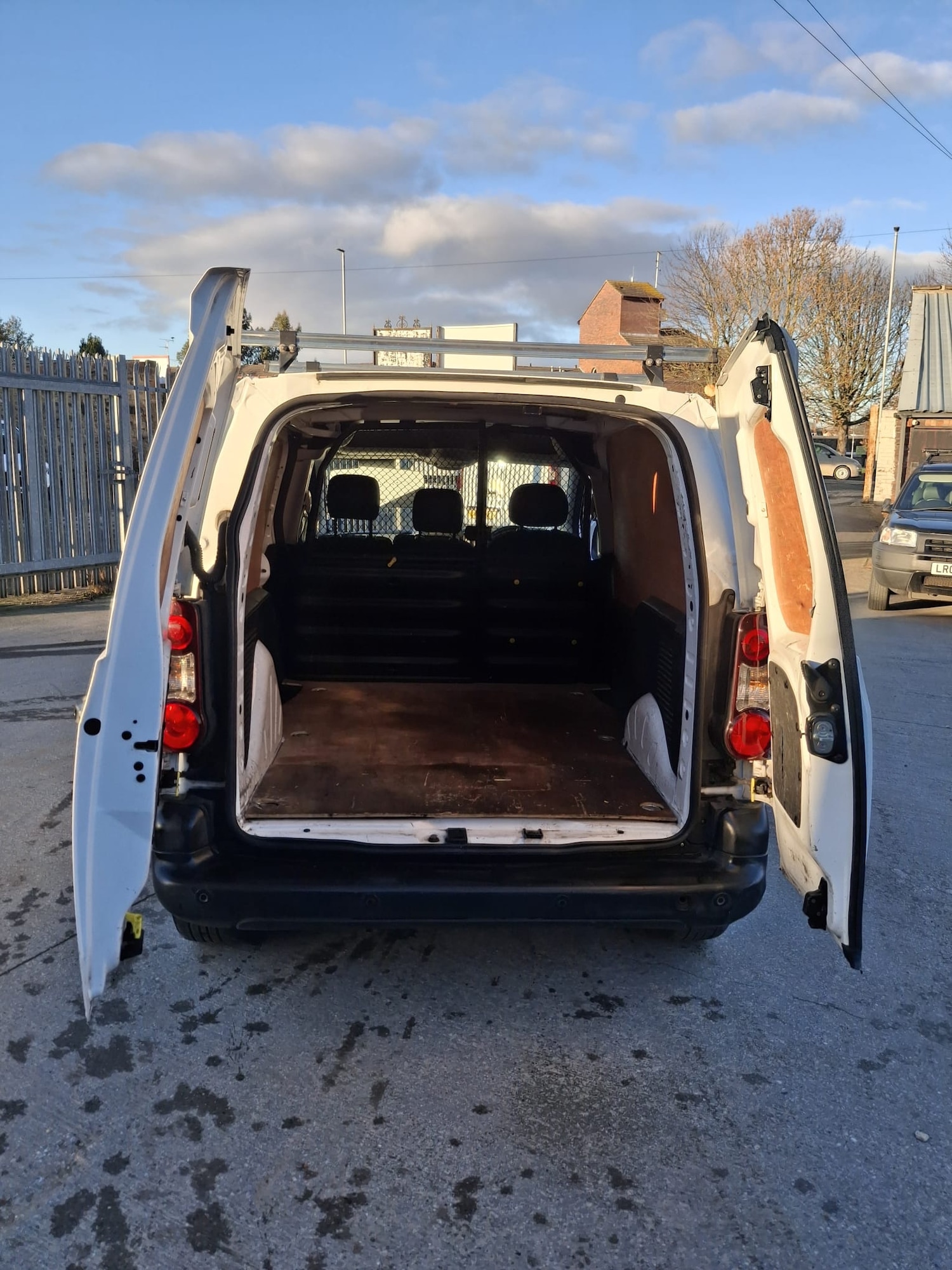 Used Peugeot Partner 2017 for sale - 76758976: Photo 12