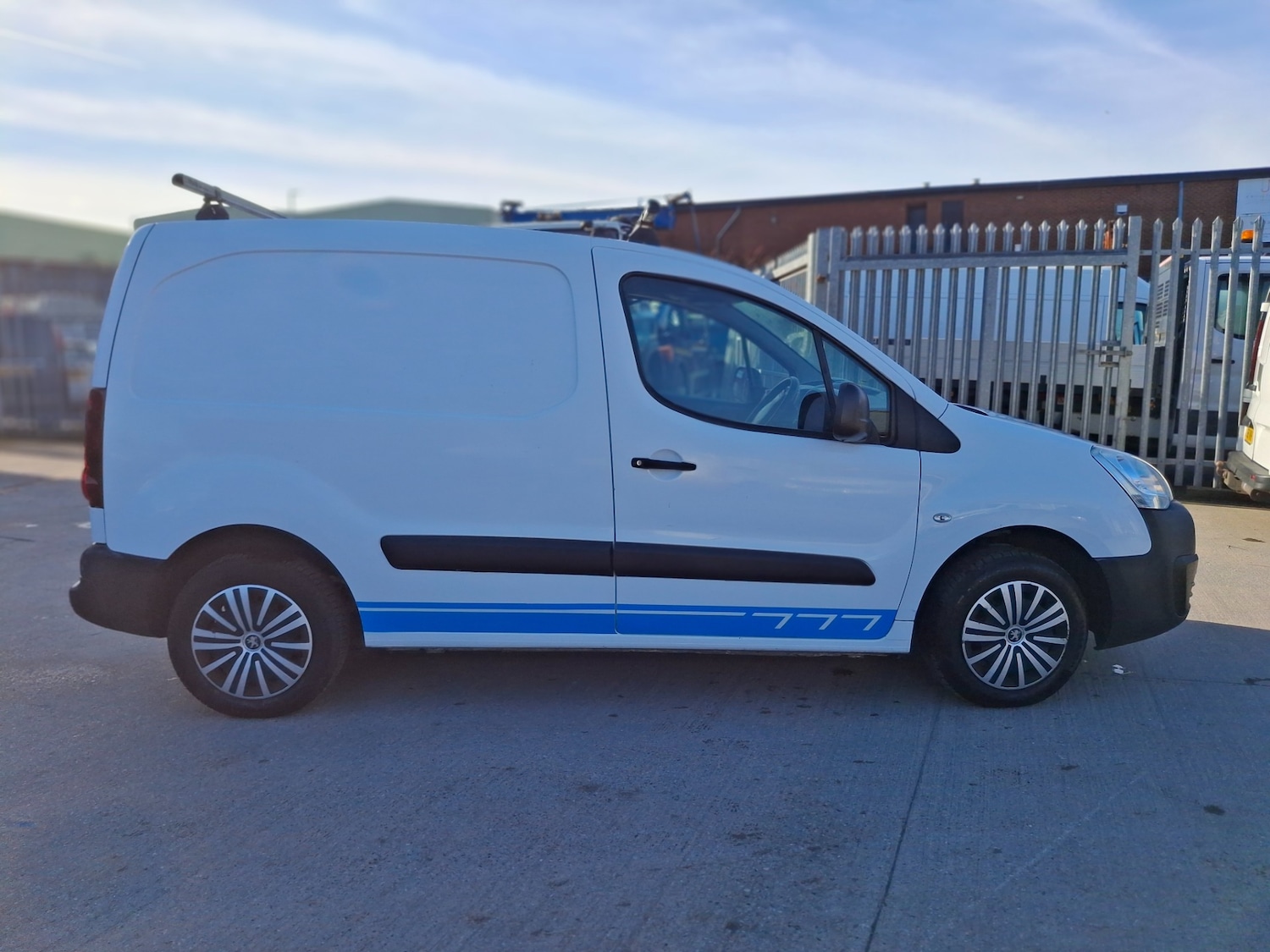 Used Peugeot Partner 2017 for sale - 77557265: Photo 10