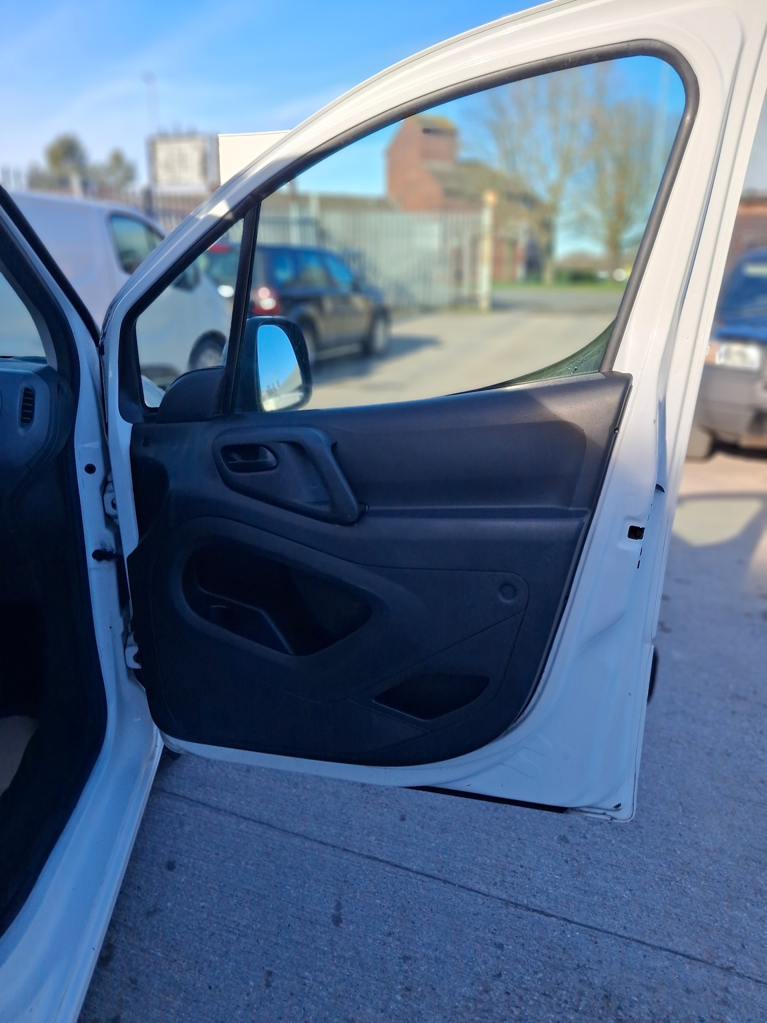 Used Peugeot Partner 2017 for sale - 77557265: Photo 11