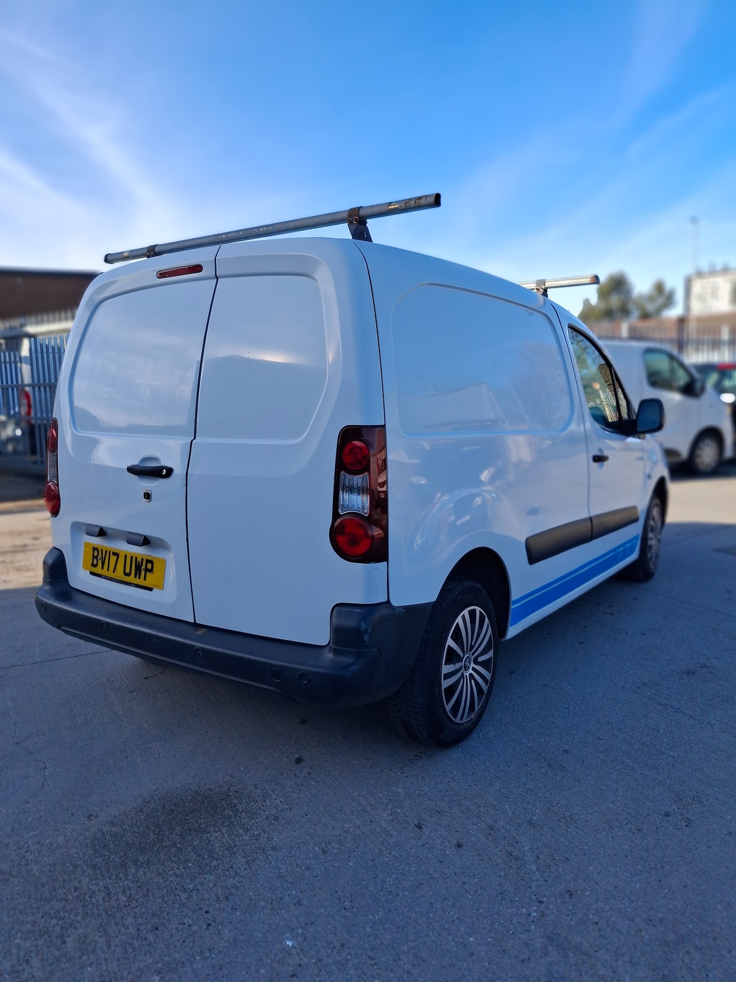 Used Peugeot Partner 2017 for sale - 77557265: Photo 9