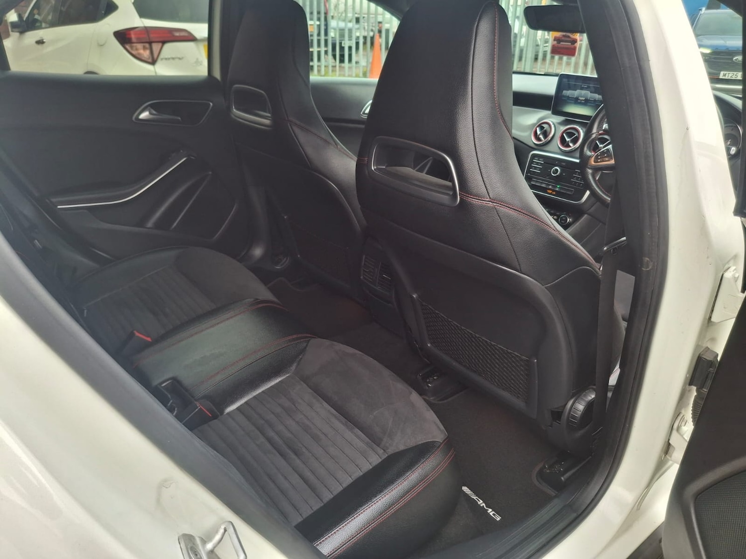 Used Mercedes-Benz GLA 2015 for sale - 76428549: Photo 10