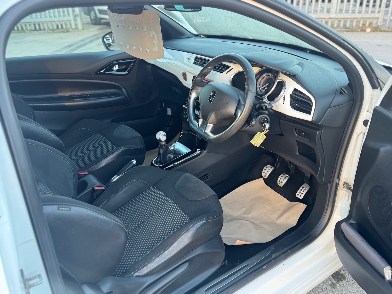 Used Citroen DS3 2010 for sale - 76363492: Photo 7