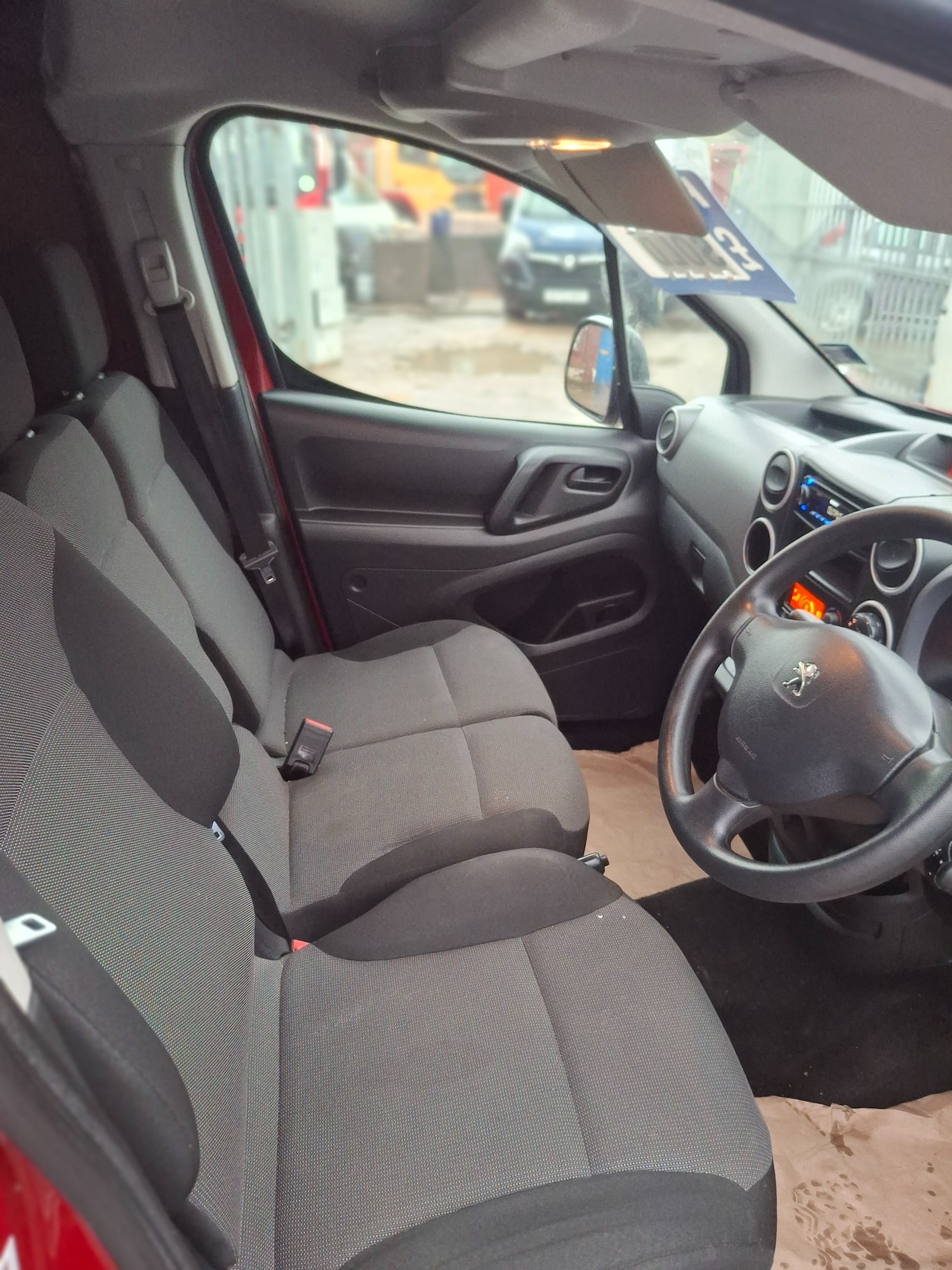 Used Peugeot Partner 2017 for sale - 77385530: Photo 12