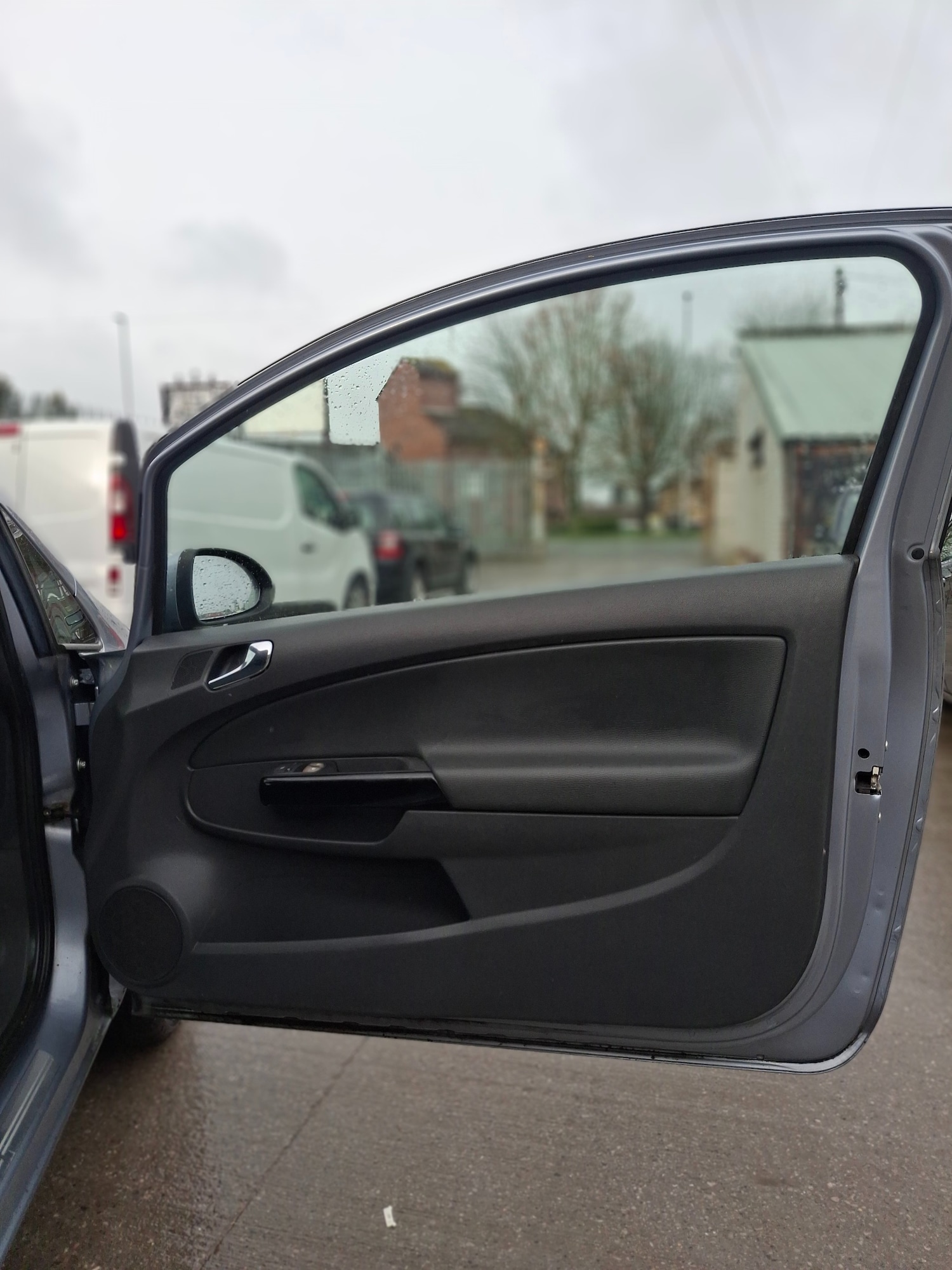 Used Vauxhall Corsa 2010 for sale - 77548396: Photo 9