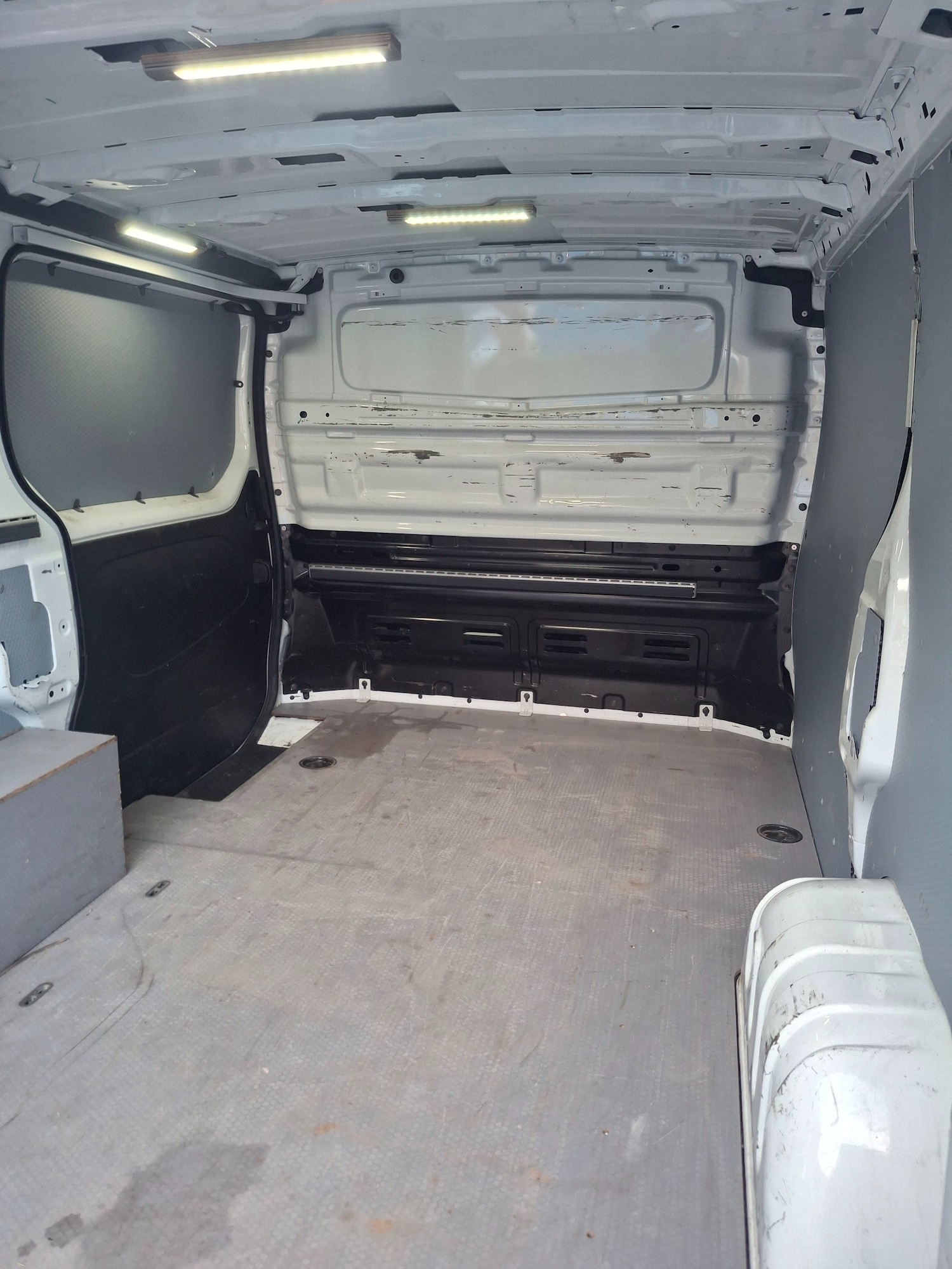 Used Vauxhall Vivaro 2018 for sale - 76932236: Photo 11