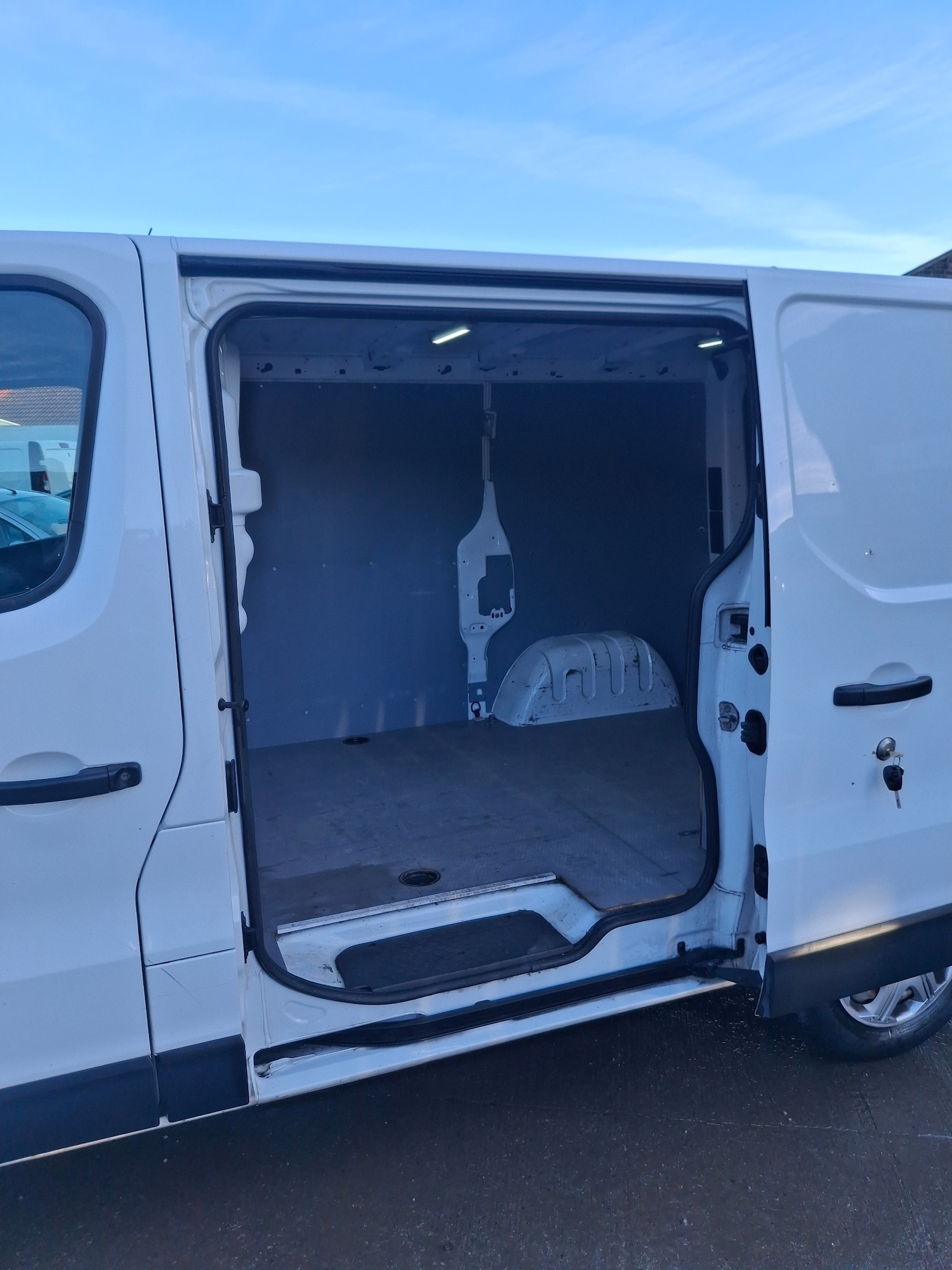 Used Vauxhall Vivaro 2018 for sale - 76932236: Photo 12