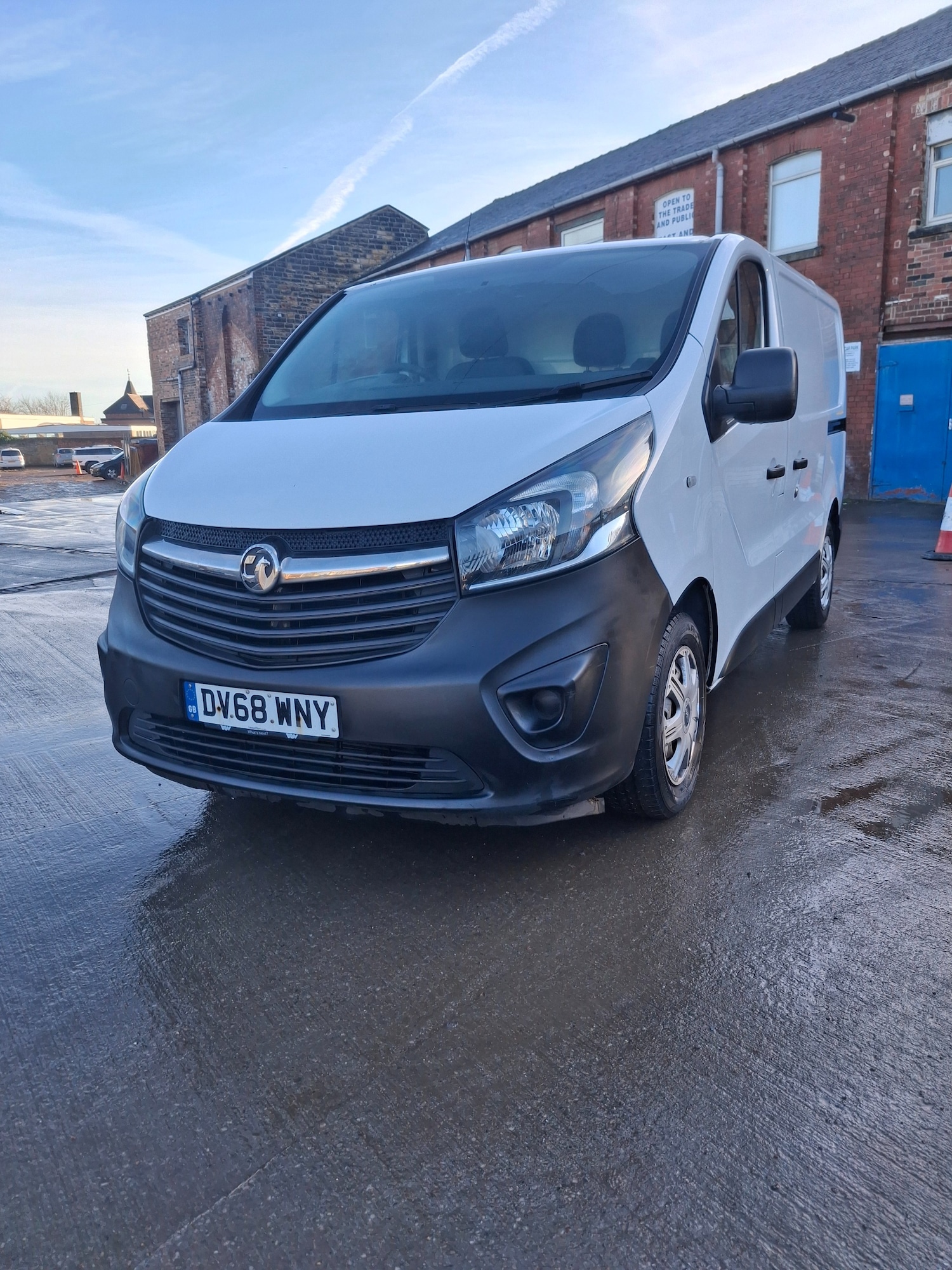 Used Vauxhall Vivaro 2018 for sale - 76932236: Photo 2