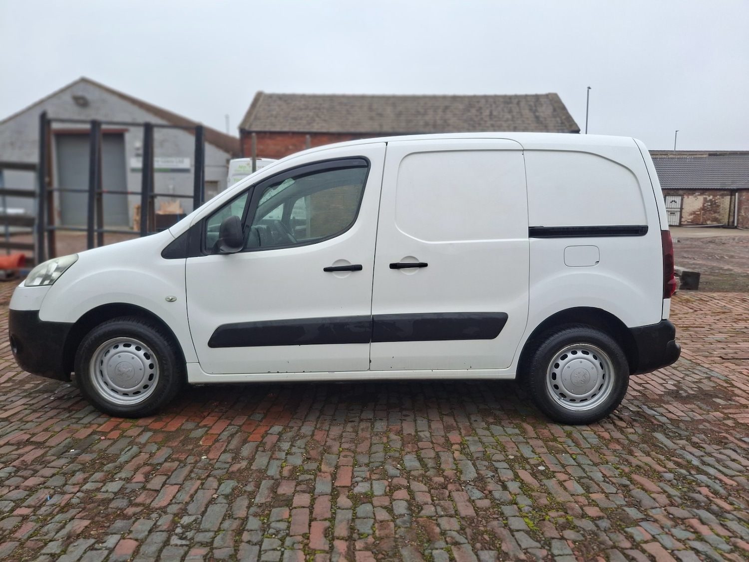 Used Peugeot Partner 2012 for sale - 77797411: Photo 4