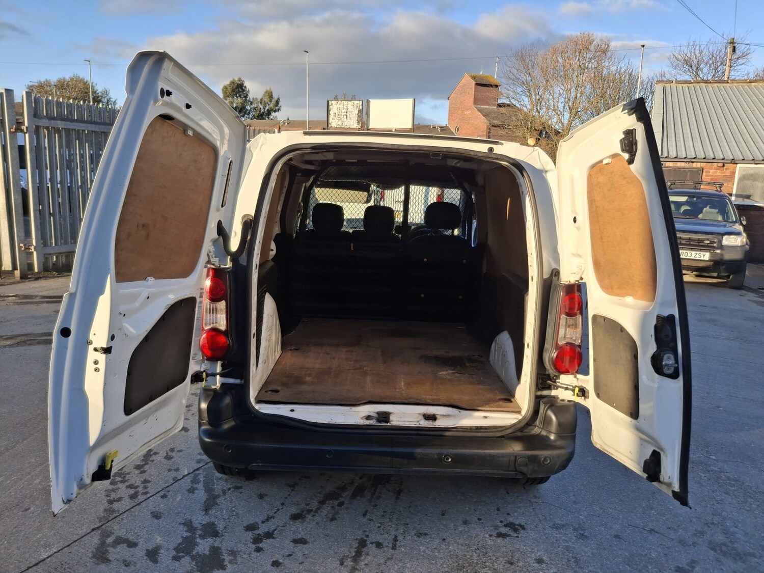 Used Peugeot Partner 2017 for sale - 76758974: Photo 11