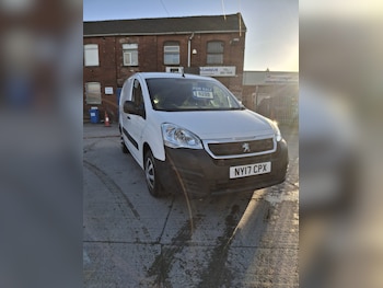 Used Peugeot Partner 2017 for sale - 76758974: Photo