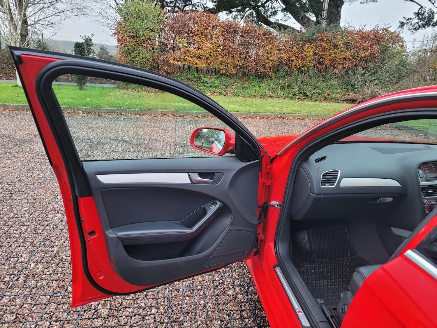 Used Audi A4 Avant 2013 for sale - 76727759: Photo 15