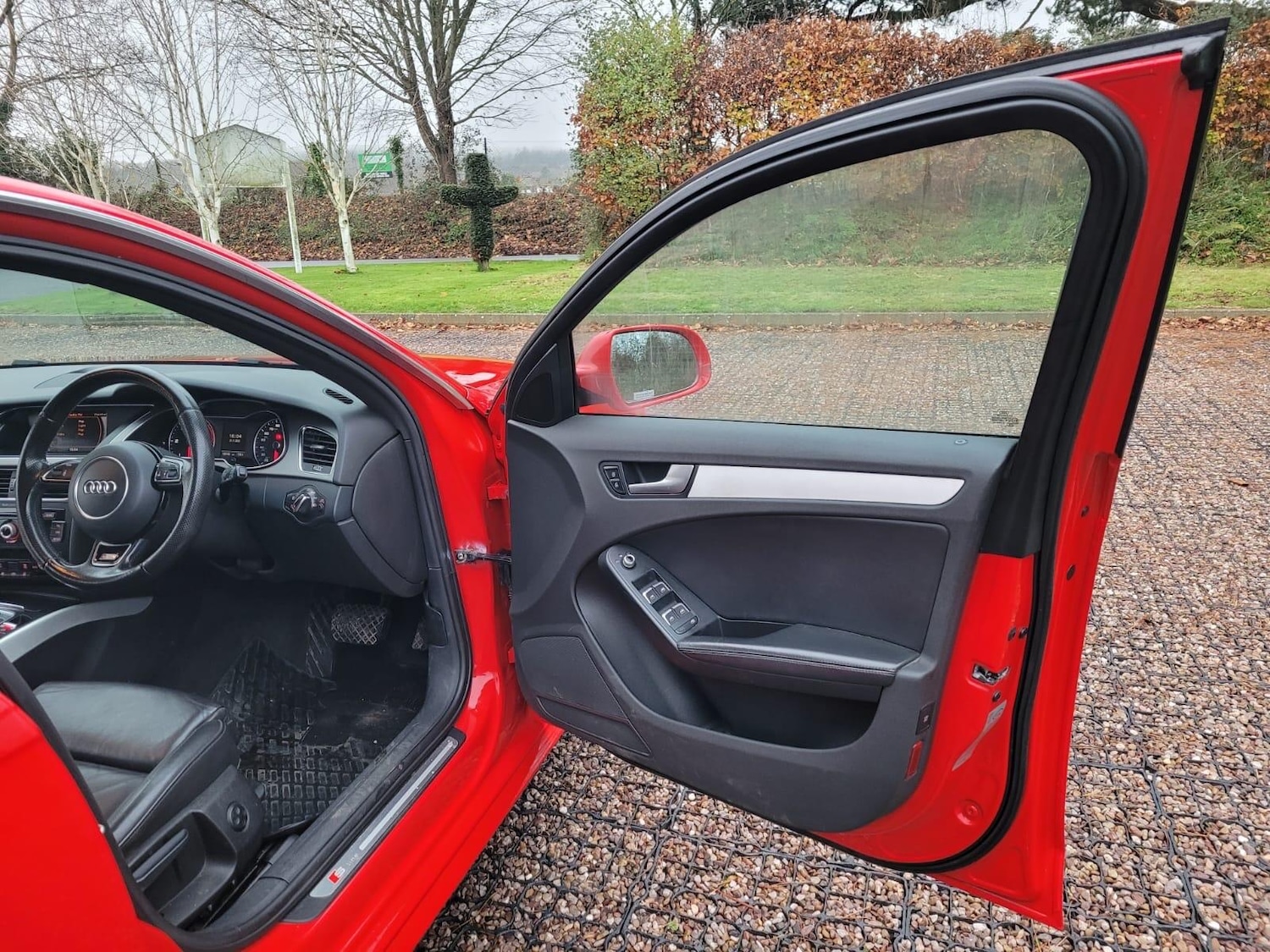 Used Audi A4 Avant 2013 for sale - 76727759: Photo 16