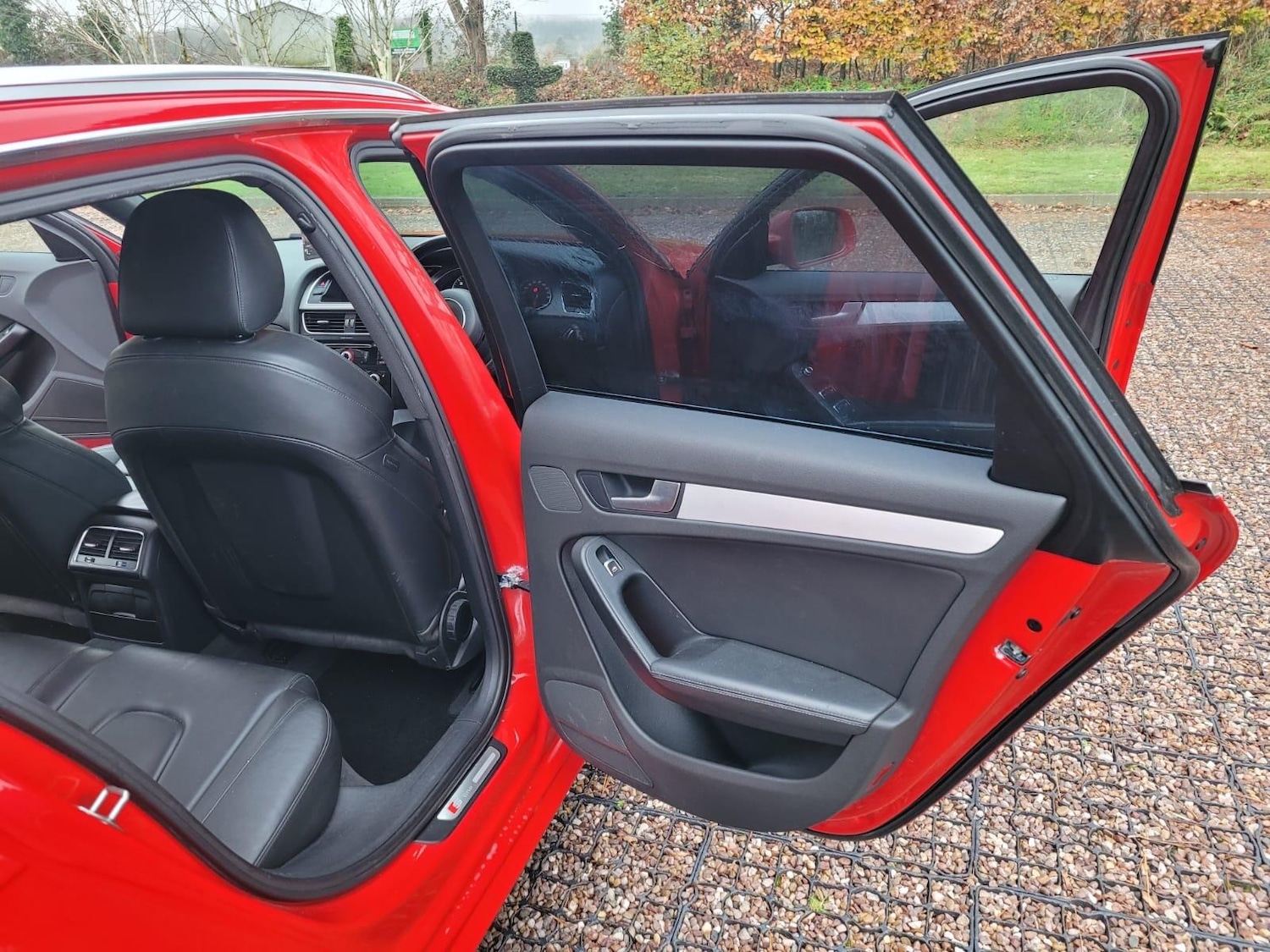 Used Audi A4 Avant 2013 for sale - 76727759: Photo 17