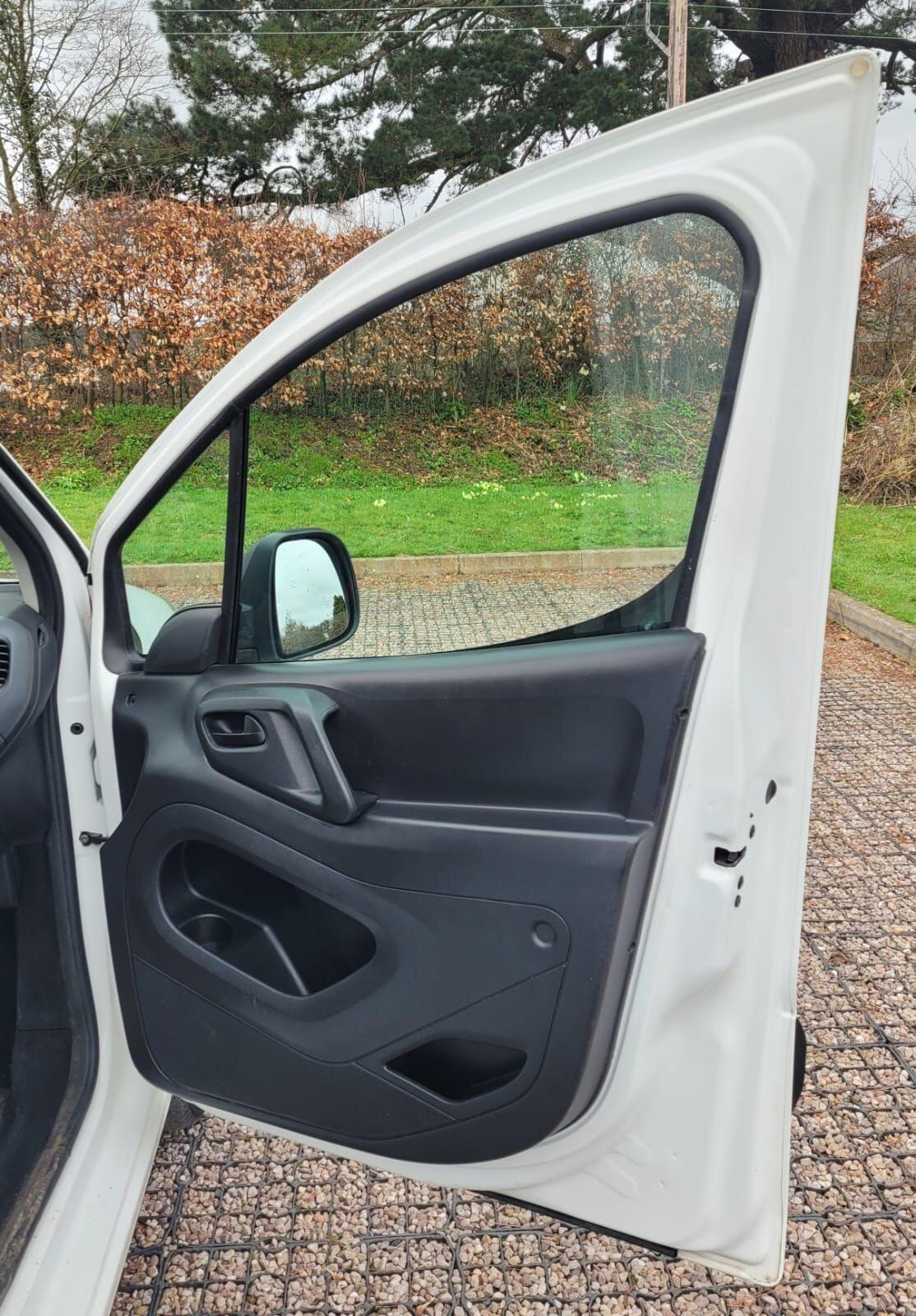 Used Peugeot e-Partner for sale - 77824878: Photo 21