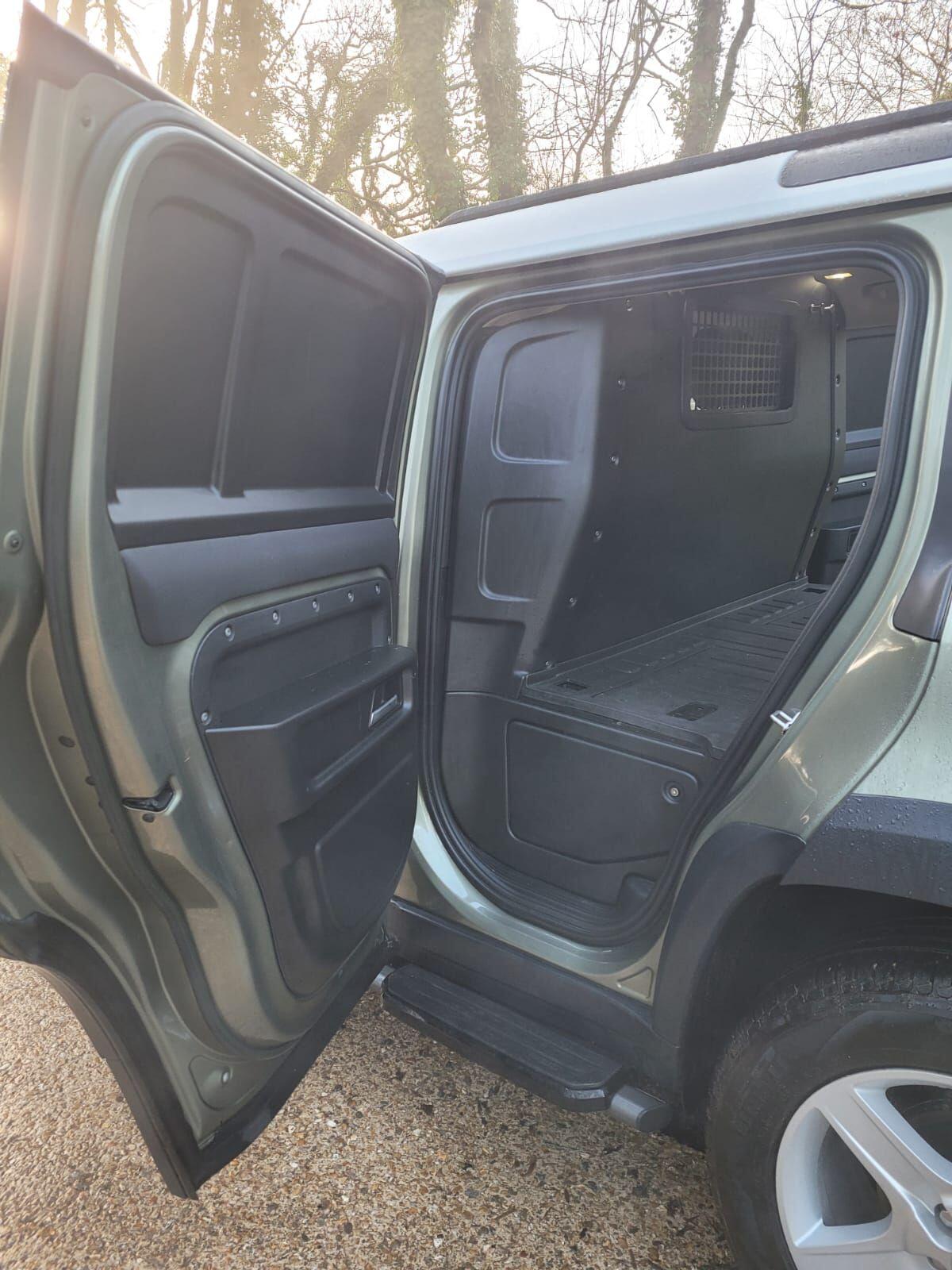 Used Land Rover Defender 110 2022 for sale - 77359071: Photo 23