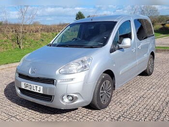 Used Peugeot Partner Tepee 2013 for sale - 77839838: Photo