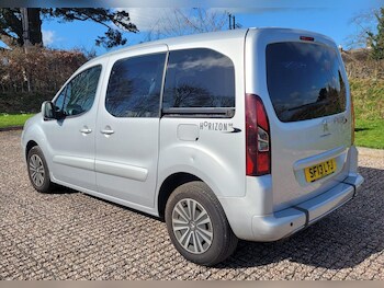 Used Peugeot Partner Tepee 2013 for sale - 77839838: Photo