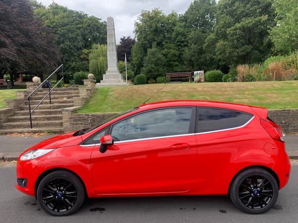 Used Ford Fiesta 2013 for sale - 75650409: Photo 2