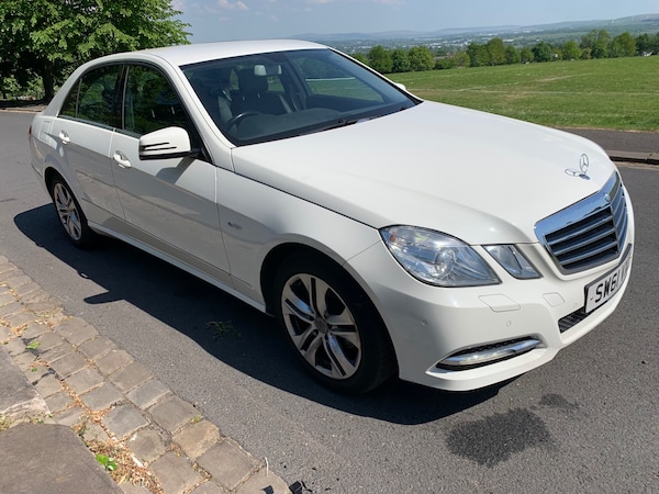 Used Mercedes-Benz E Class 2011 for sale - 74625694: Photo 2