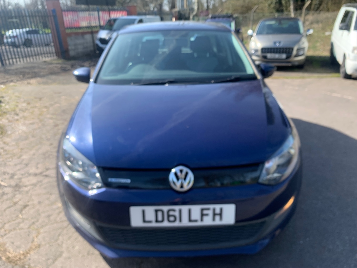Used Volkswagen Polo 2011 for sale - 77932681: Photo 2