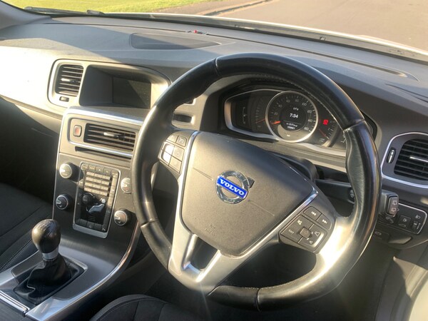 Used Volvo V60 2013 for sale - 74304570: Photo 10
