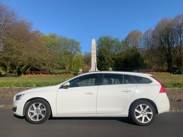 Used Volvo V60 2013 for sale - 74304570: Photo 2