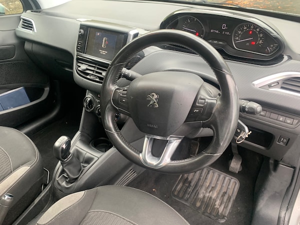 Used Peugeot 208 2016 for sale - 76330844: Photo 11
