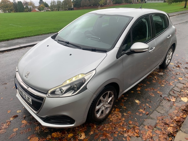 Used Peugeot 208 2016 for sale - 76330844: Photo 3