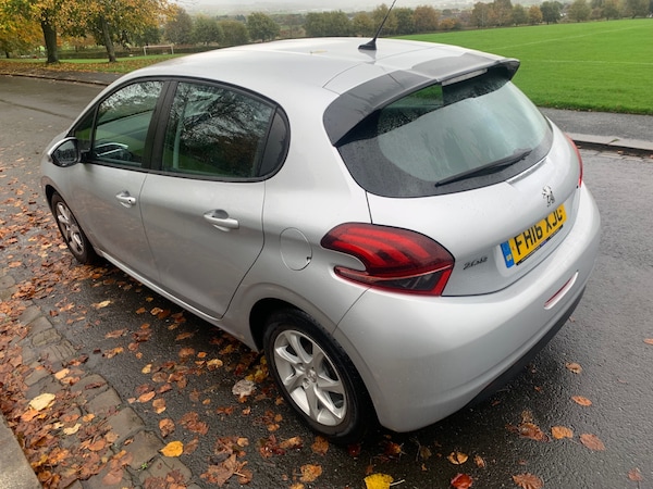 Used Peugeot 208 2016 for sale - 76330844: Photo 5