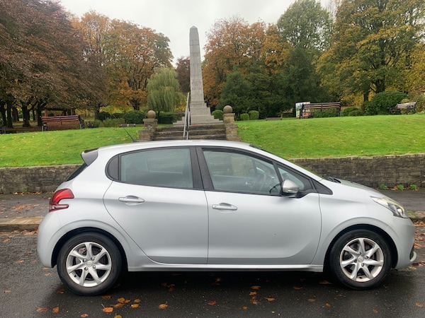 Used Peugeot 208 2016 for sale - 76330844: Photo 8