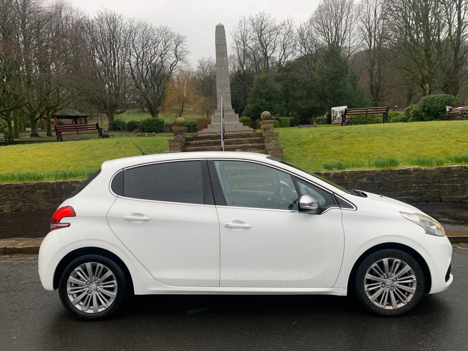 Used Peugeot 208 2016 for sale - 77460381: Photo 8