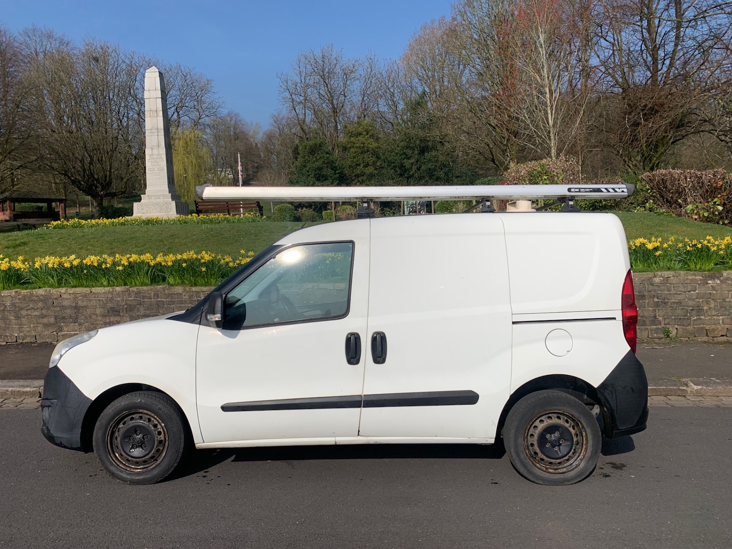 Used Vauxhall Combo 2017 for sale - 77963822: Photo 2