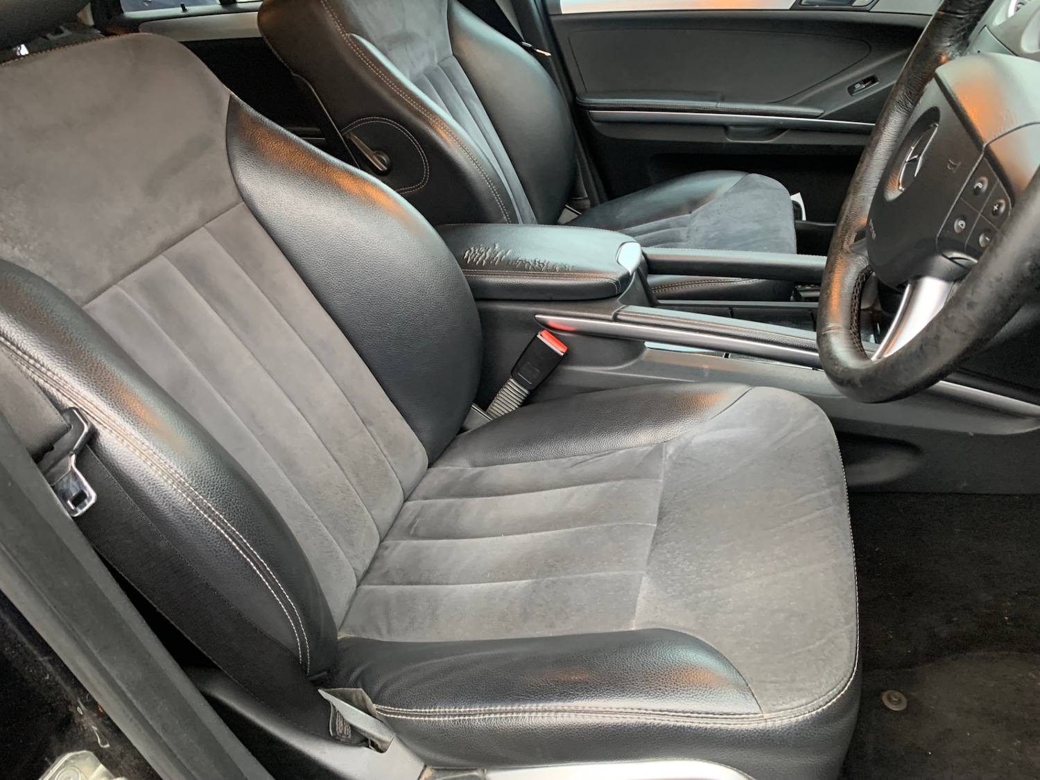 Used Mercedes-Benz M Class 2005 for sale - 77607218: Photo 10