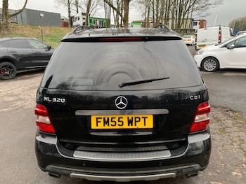 Used Mercedes-Benz M Class 2005 for sale - 77607218: Photo