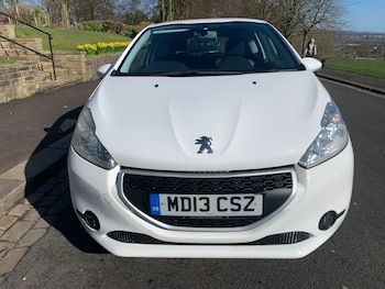 Used Peugeot 208 2013 for sale - 77729485: Photo