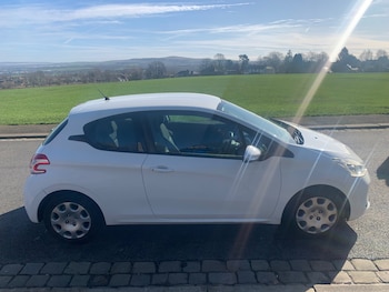 Used Peugeot 208 2013 for sale - 77729485: Photo