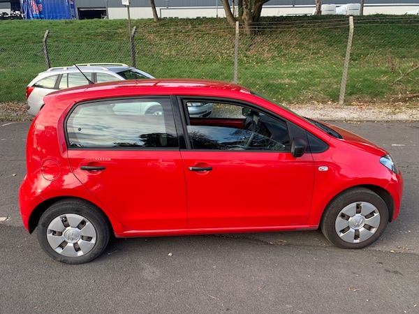 Used Volkswagen up! 2015 for sale - 72588789: Photo 8