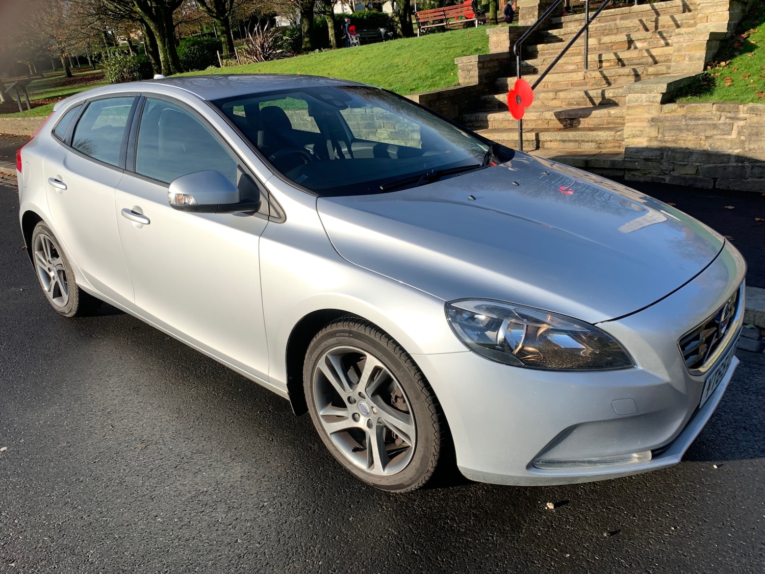 Used Volvo V40 2015 for sale - 76532313: Photo 1