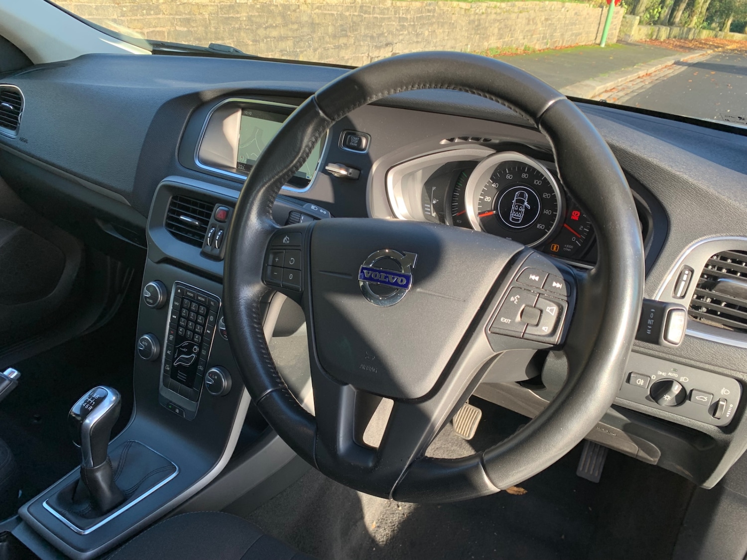 Used Volvo V40 2015 for sale - 76532313: Photo 10