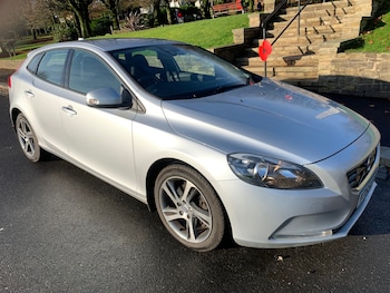 Used Volvo V40 2015 for sale - 76532313: Photo