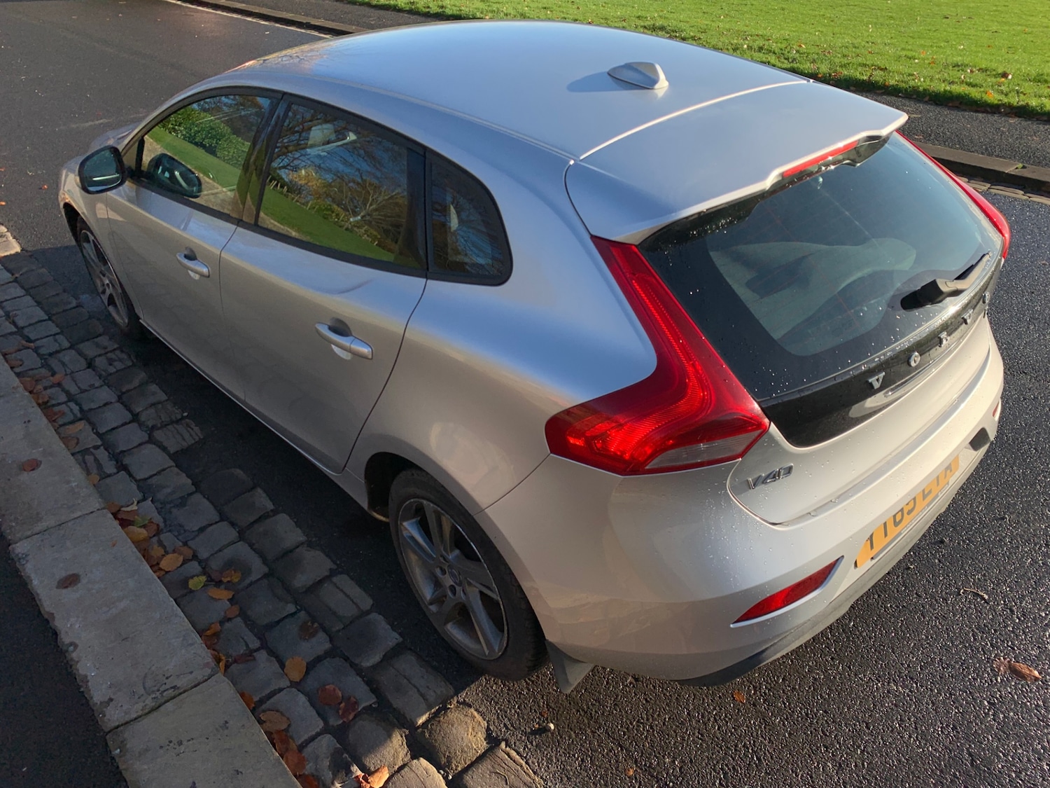 Used Volvo V40 2015 for sale - 76532313: Photo 5