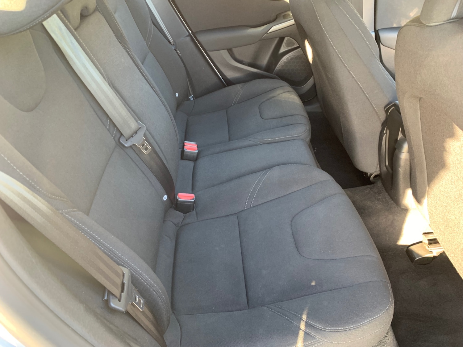 Used Volvo V40 2015 for sale - 76532313: Photo 8