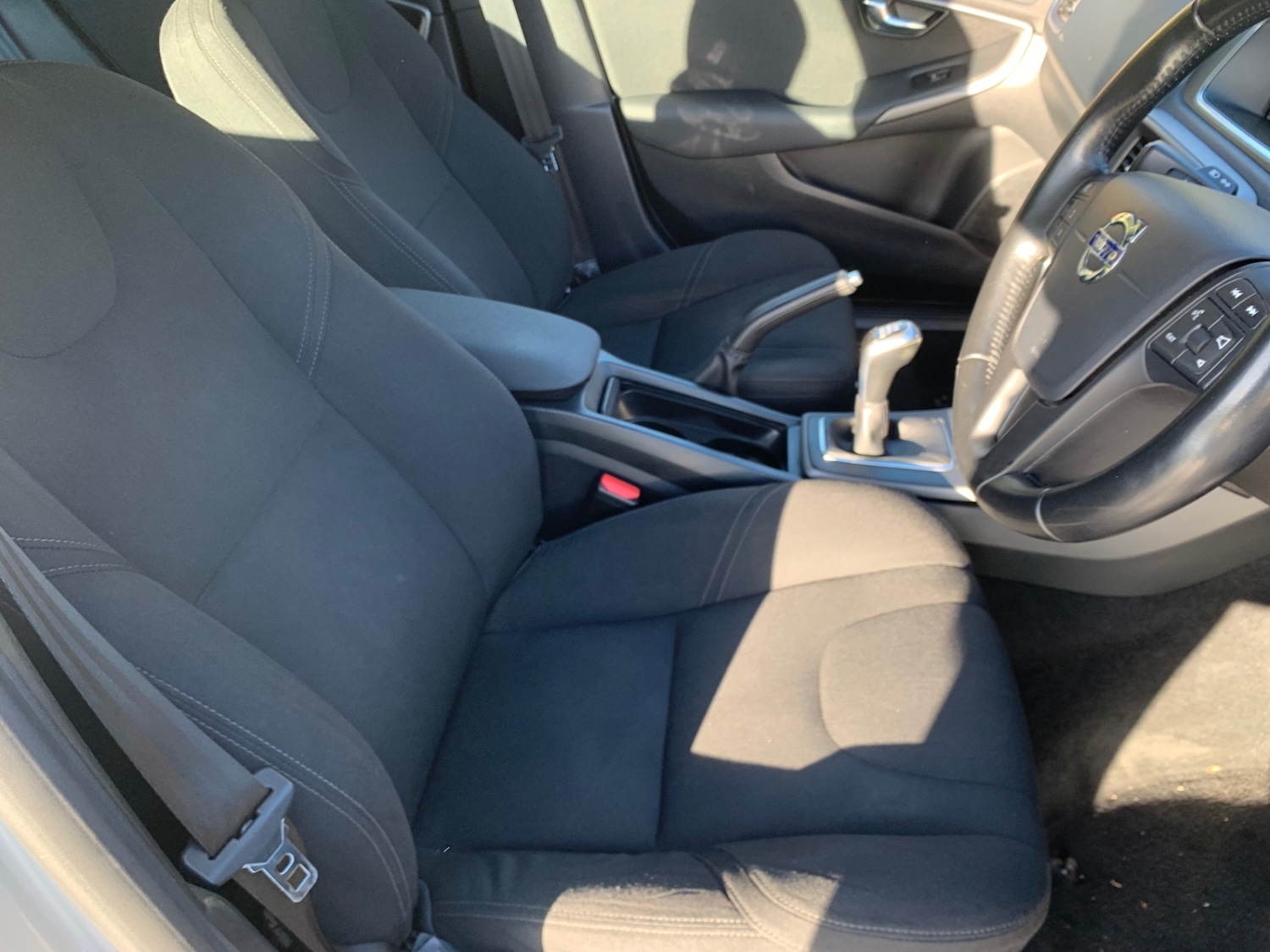 Used Volvo V40 2015 for sale - 76532313: Photo 9