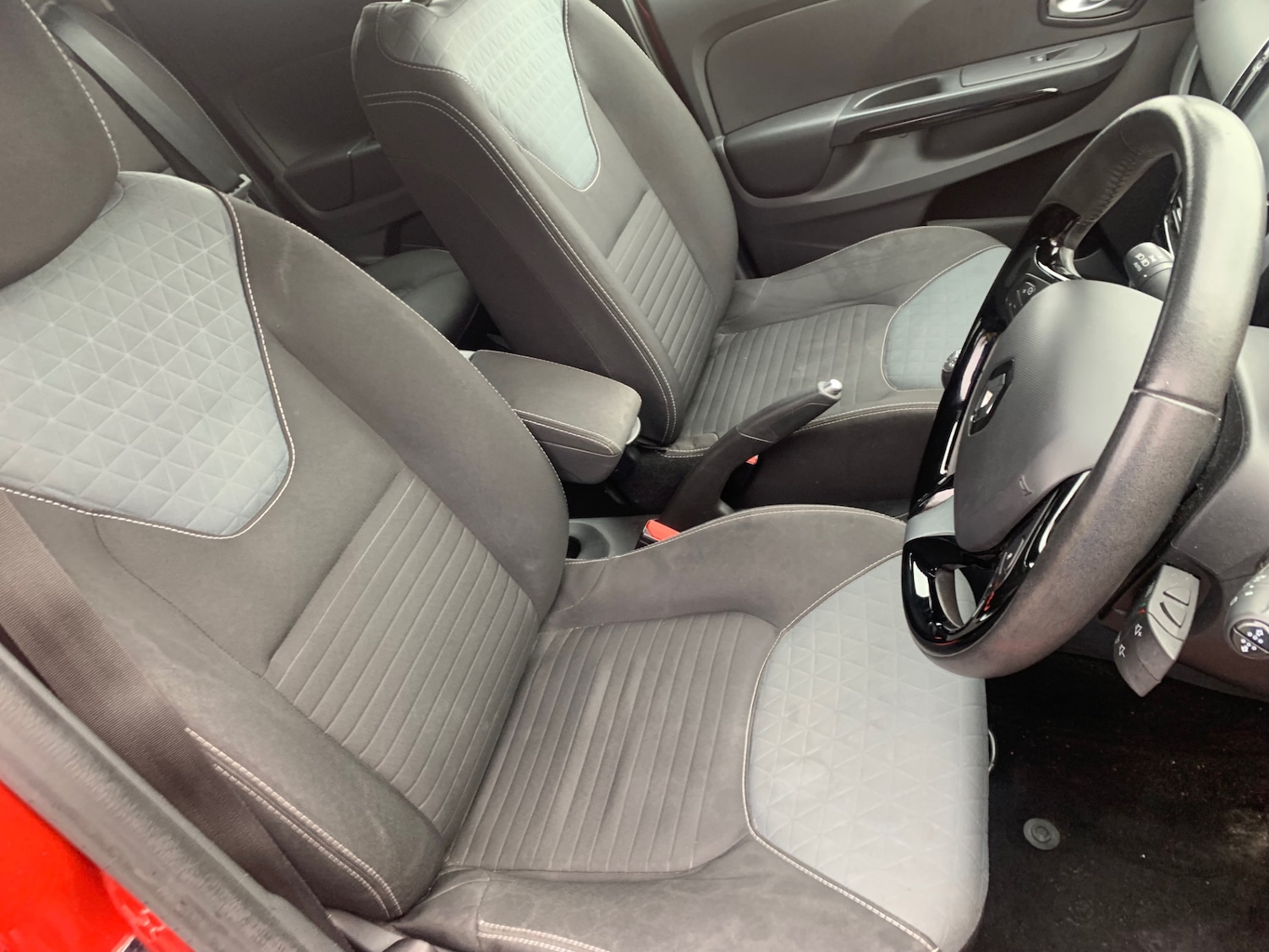 Used Renault Clio 2015 for sale - 77530198: Photo 8