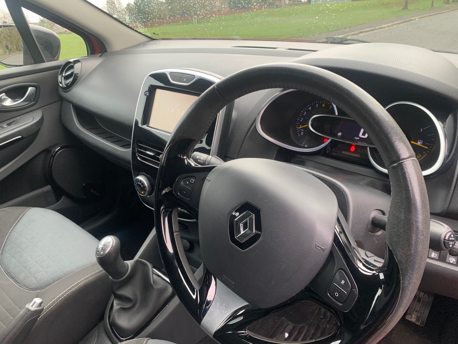 Used Renault Clio 2015 for sale - 77530198: Photo 9